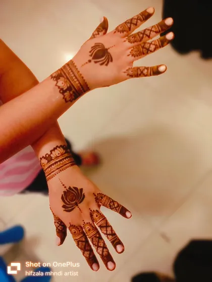 A minimalist lotus design for Diwali, perfect for someone who wants a simple yet festive look.