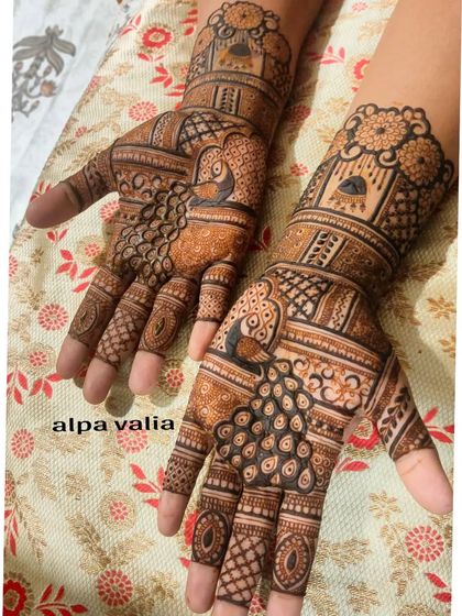 Engagement & Party Mehendi photo 20