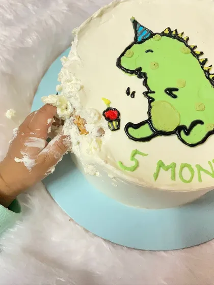 The best part of a cake smash. We love seeing the little ones enjoy our cakes.