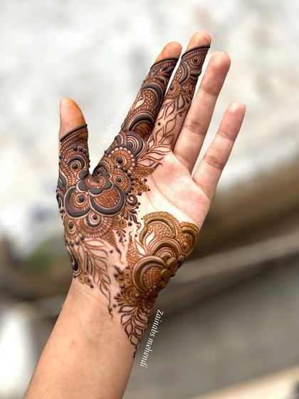 A beautiful floral and leaf design I did for myself. I love playing with negative space and flowing patterns.