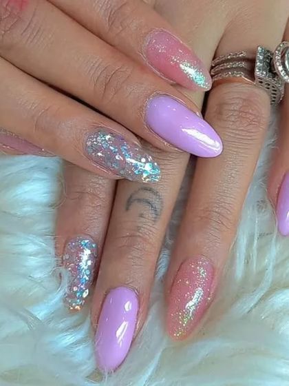 Another view of the pastel lavender and pink glitter combination.