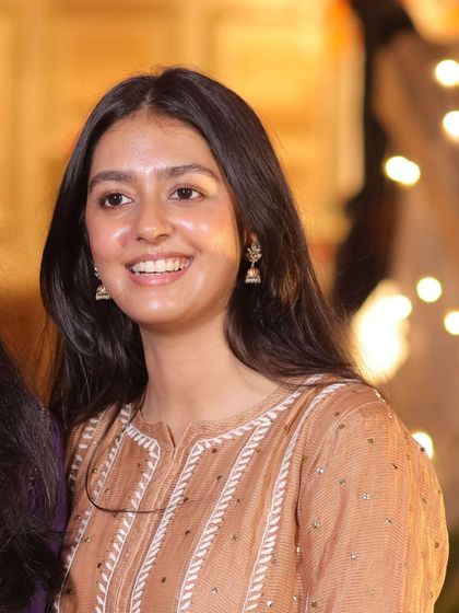 For another wedding function, Vanshika opted for a more subtle look with these beautiful jhumki-style earrings. This shows how we can curate a versatile jewelry wardrobe for all the different wedding events.