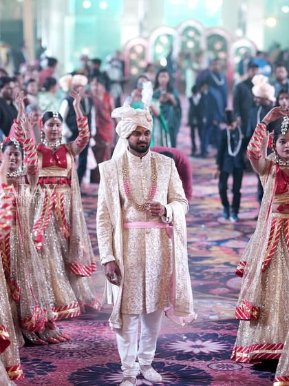 Grand Entrances: The First Impression photo 40