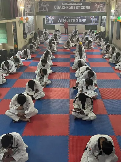 The class at the Rajasthan referee seminar, fully engaged in the theoretical part of the course.