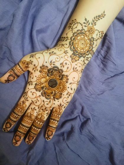 Signature Florals & Mandalas photo 9