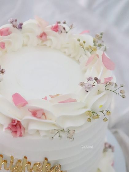 Wedding & Engagement Cakes photo 18