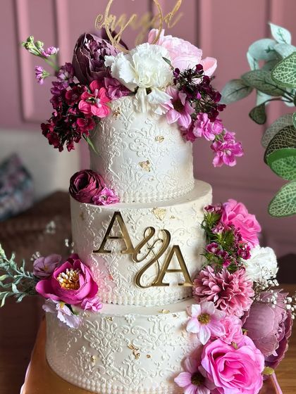 L'amour Sugar - Bespoke & Designer Cakes Wedding & Engagement Spectacles photo 8