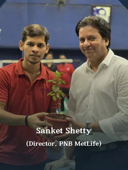 Sanket Shetty, Director at PNB MetLife, is felicitated as a guest. Involving corporate leaders helps bridge the gap between sports and the corporate world, opening up sponsorship opportunities.