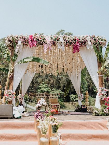 Grand Mandaps & Ceremony Decor photo 4