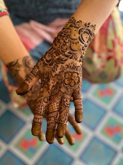 Lush Florals & Delicate Vines photo 9