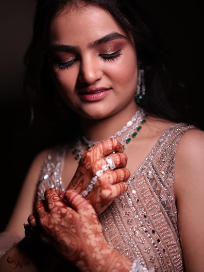 Engagement & Pre-Wedding Glam photo 3