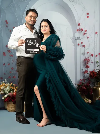 "Baby loading..." This fun and modern prop is a great way to add some humor and personality to your pregnancy announcement photos.