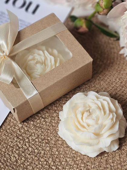 Blooming Creations: Floral & Botanical Candles photo 4