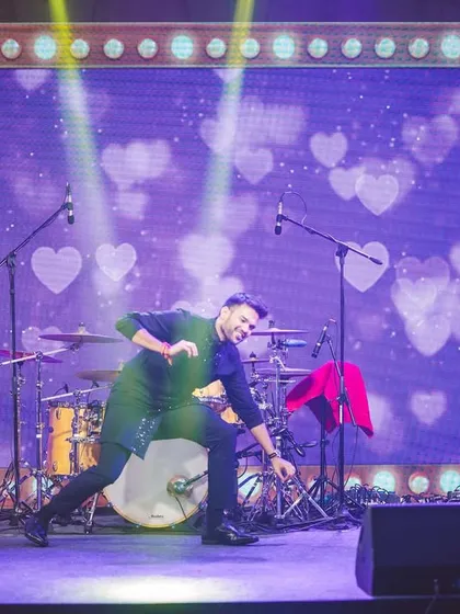 This groom's solo was full of 'dinchak' Bollywood energy. I choreographed a super fun, high-energy routine that let him channel his inner star and completely own the stage.