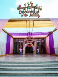 Commercial & Festive Decorations