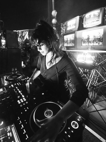 Manisha D'souza - DJ Services High-Energy Club Nights photo 7