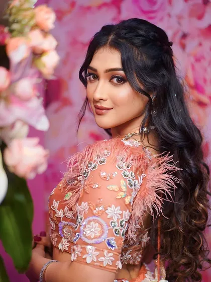 A luminous and dewy finish on a starburst rust orange lehenga. This look was created as part of our 7-day makeup masterclass, teaching students how to create stunning, on-trend styles.