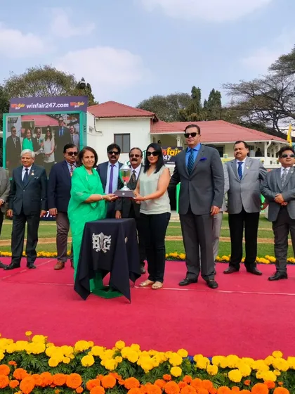 The Srikantadatta Narasimharaja Wadiyar Memorial Trophy presentation.