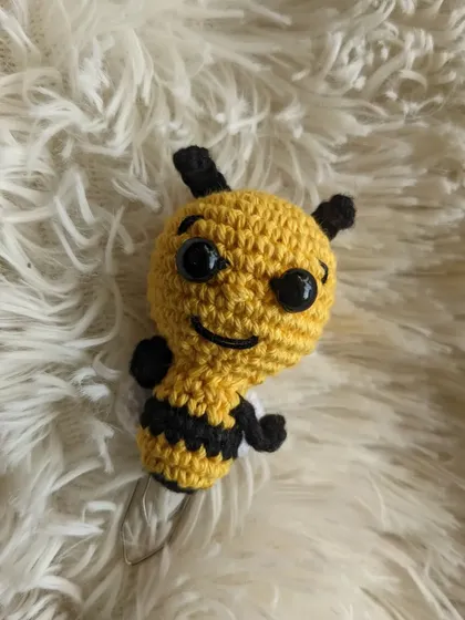 A fun and functional honey bee bookmark, a great little gift for a book lover.