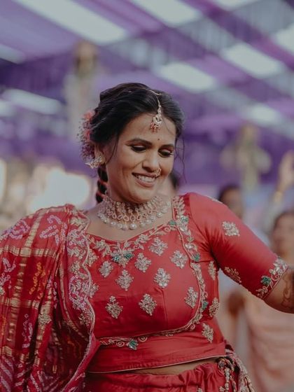 Elegant Looks for Wedding Guests photo 5