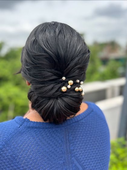 Dakshayini - Hairstyling Academy & Workshops Elegant Buns & Updos photo 6