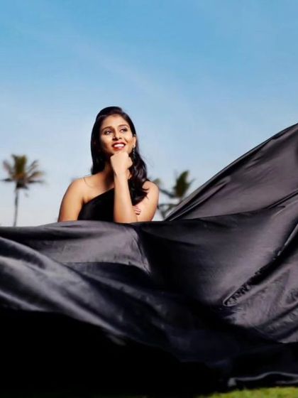 Dee Yashaswini - Occasion Wear Rentals Couple & Pre-Wedding Styles photo 15