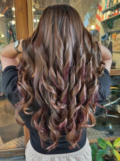 The curls in this biscotti and plum look are so luscious. They really show off the different tones. (No filter)