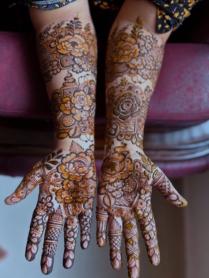 Z4 Studios - Special Occasion Henna My Signature Florals (The 'Floral Queen') photo 3