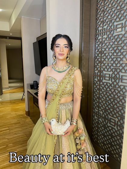 Modern Pastel & White Bridal Looks photo 39