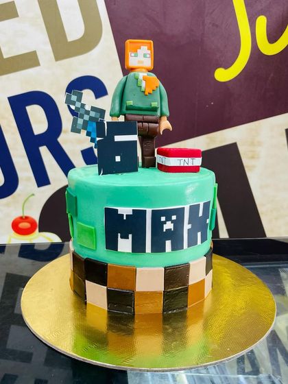 Kids' Character & Cartoon Cakes photo 10