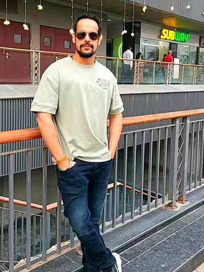 Another look from my day out. A strong, healthy body gives you the confidence to feel comfortable anywhere.