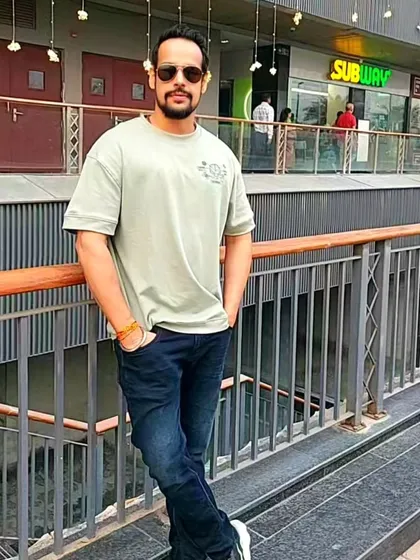 Another look from my day out. A strong, healthy body gives you the confidence to feel comfortable anywhere.