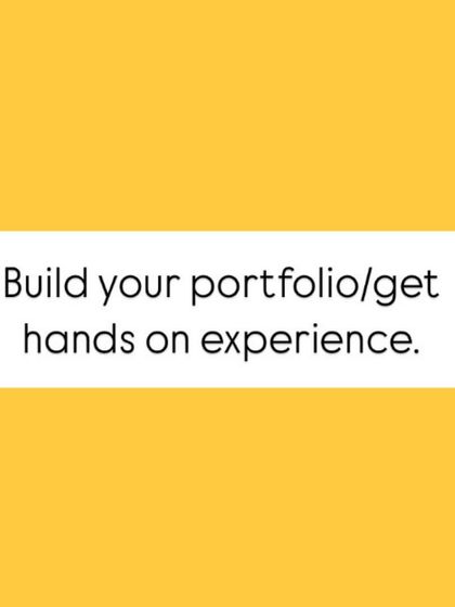 A graphic highlighting the benefit of building a portfolio and getting hands-on experience.