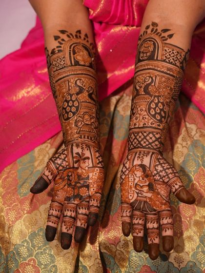 A classic design featuring detailed portraits of the bride and groom, a beautiful way to celebrate their union.