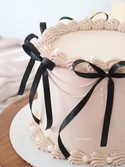 Modern & Minimalist Cakes photo 4