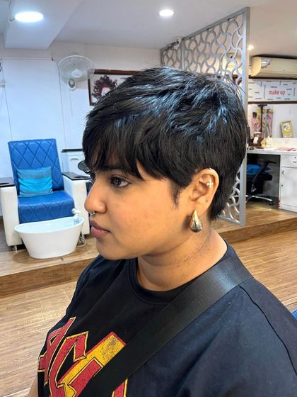 Rohit - Haircuts Chic Short Cuts: Bobs & Pixies photo 20
