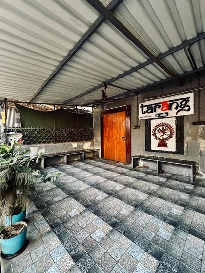 Welcome to Tarang Studio. This is our entrance and waiting area, a comfortable space for you to relax before or after our rehearsal sessions. It’s all part of creating a welcoming and stress-free experience from the moment you walk in.