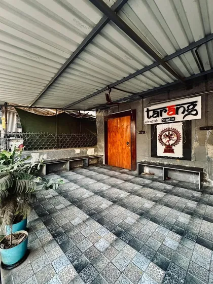 Welcome to Tarang Studio. This is our entrance and waiting area, a comfortable space for you to relax before or after our rehearsal sessions. It’s all part of creating a welcoming and stress-free experience from the moment you walk in.