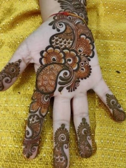 A classic Arabic paisley design, elegant and perfect for any occasion.