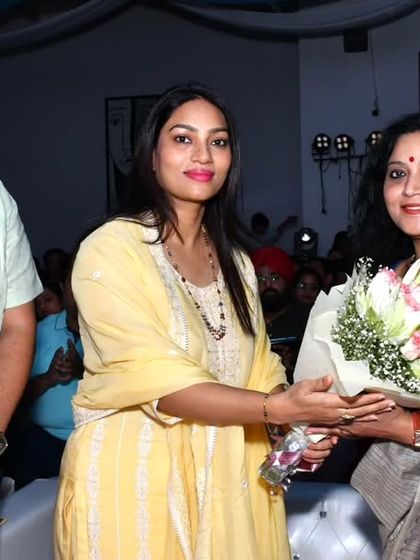 Our Chairman Mr. Manish Yadav and First Lady Ms. Poonam Yadav welcome the Chief Guest, renowned Odissi dancer Ms. Kavita Dwibedi, at 'éclat 2025'. We take pride in hosting distinguished artists to inspire our students.