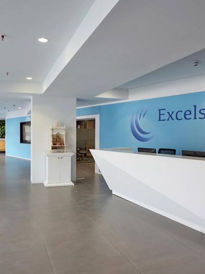 Welcoming Receptions & Lobbies photo 15