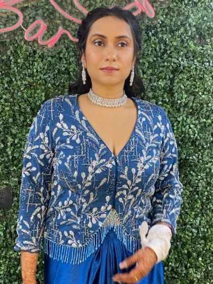 A simple yet elegant engagement makeup look. I focused on clean skin, subtly defined eyes, and a neutral lip to let her beautiful blue outfit and diamond jewellery stand out.