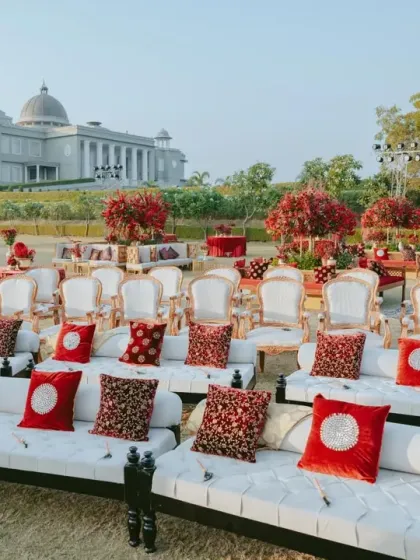 The courtyard-themed 'Gulal Bagh' seating arrangement, with its mix of traditional diwans and elegant chairs, provided guests with a comfortable and stylish view of the ceremony.