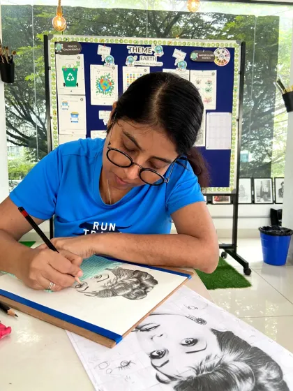 A student in our sketching course working on a portrait of Audrey Hepburn. The course helps you develop the skills for realistic drawing.