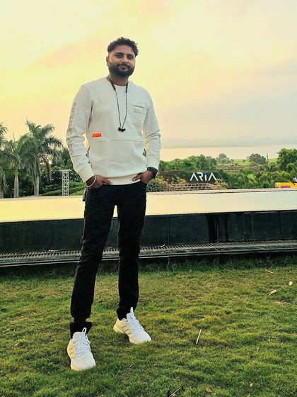 Behind the Music photo 5