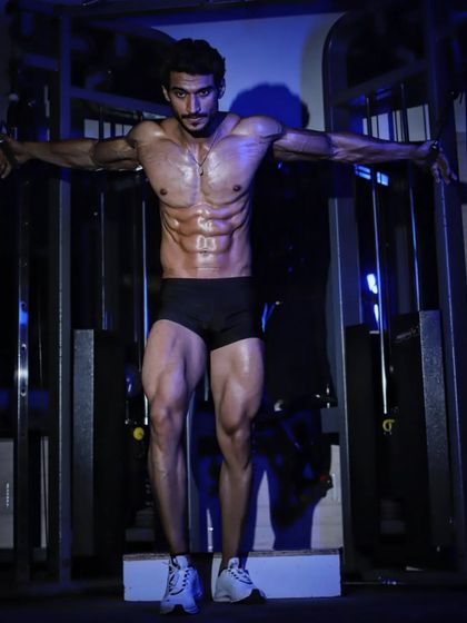 These images and videos show my day-to-day process of checking my physique, practicing various poses like the front double biceps, side triceps, and back spreads. Each one is a small step in the long journey of building a championship-level body.