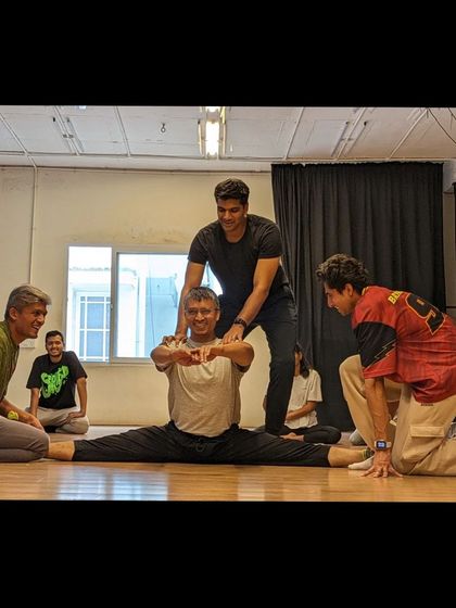 Flux School of Arts - Dance Classes Strength, Flexibility & Acrobatics photo 7