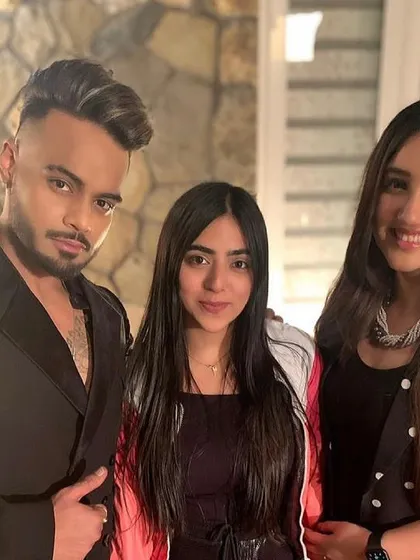 A happy moment on the set of 'Yaara' with Indeep Bakshi and Ashnoor Kaur. Building a good rapport with the artists I style is so important for a creative and positive atmosphere on set.