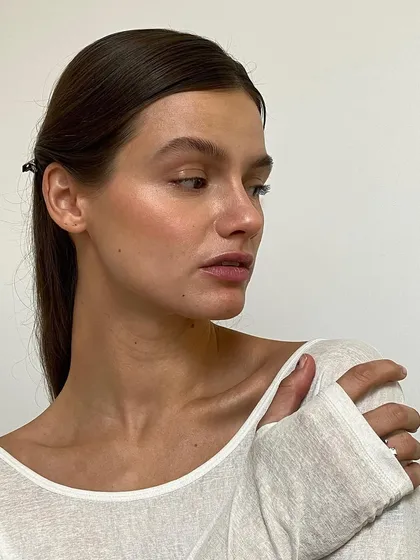 Another angle of this soft and natural brow styling. The focus is always on creating a look that feels authentic to you.