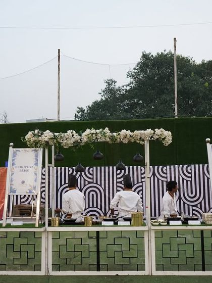 Grand Buffet Setups & Ambiance photo 6